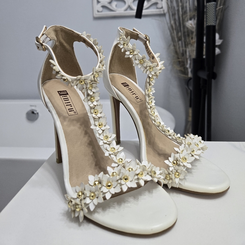 Idifu Flower Studded High Heels - Picture 3 of 17